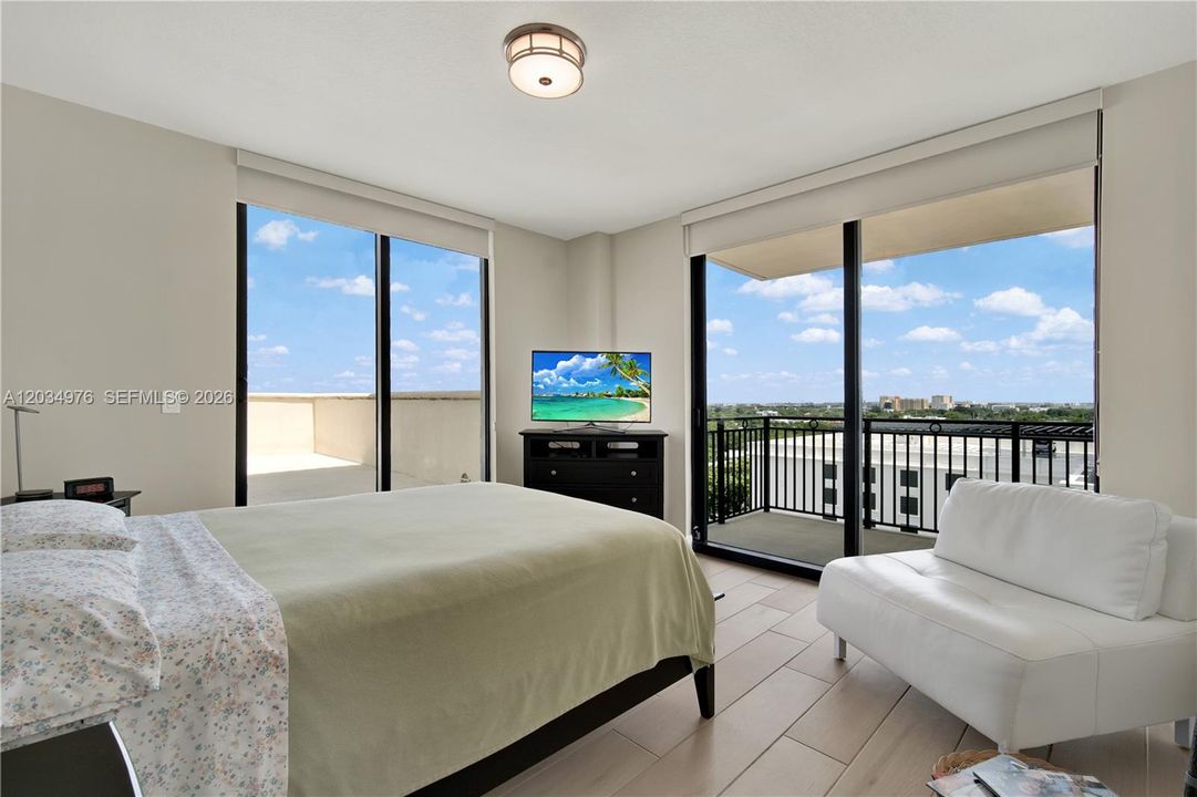 На продажу: $870,000 (2 спален, 2 ванн, 1210 Квадратных фут)