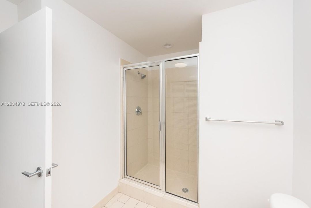 В аренду: $4,000 (2 спален, 2 ванн, 1013 Квадратных фут)