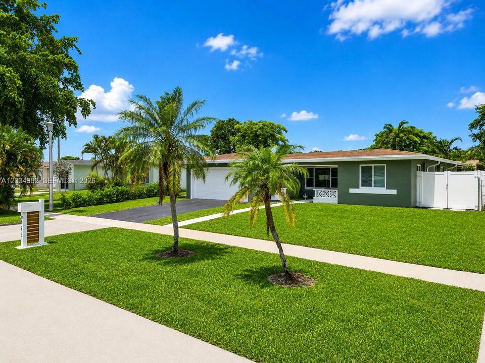 For Rent: $3,950 (3 beds, 2 baths, 1626 Square Feet)