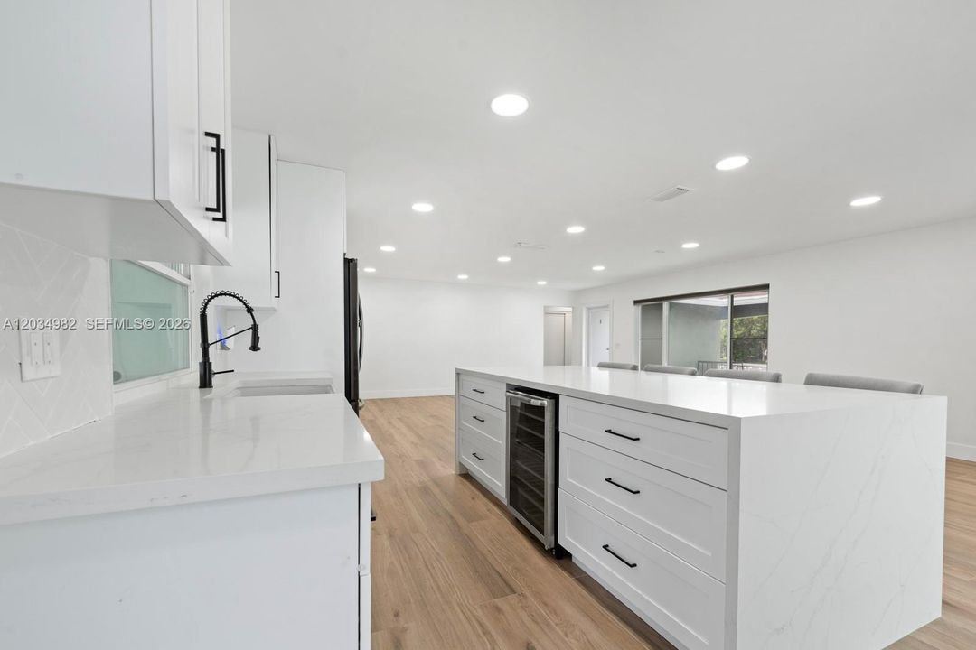 For Rent: $3,950 (3 beds, 2 baths, 1626 Square Feet)