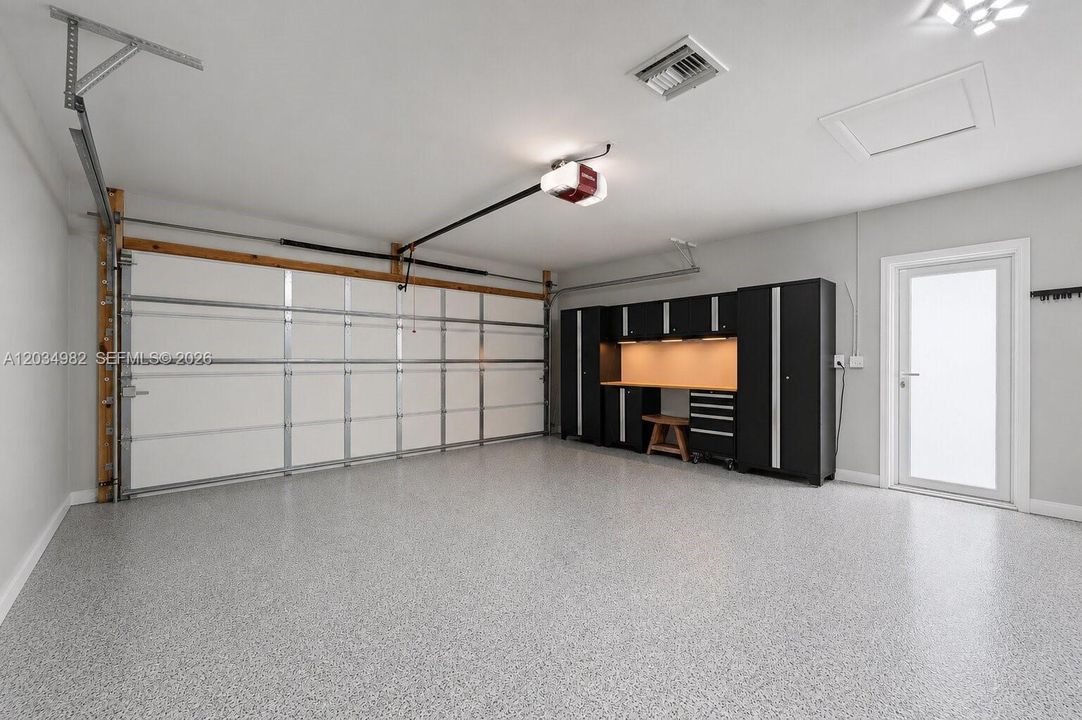 For Rent: $3,950 (3 beds, 2 baths, 1626 Square Feet)
