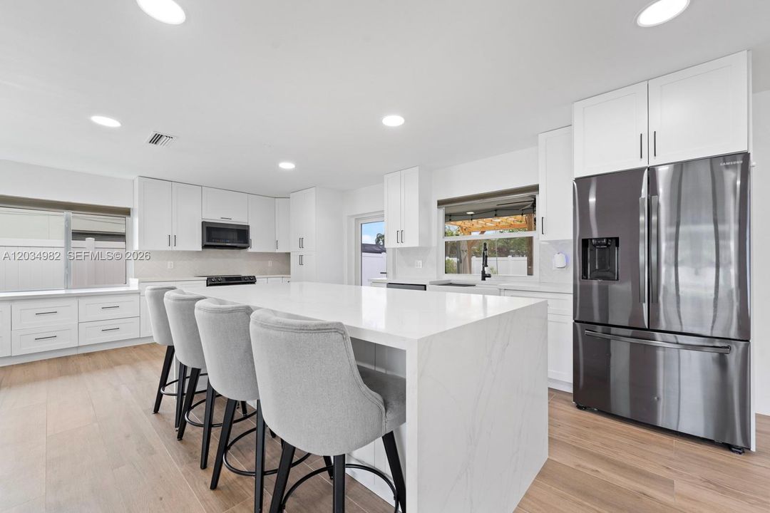 For Rent: $3,950 (3 beds, 2 baths, 1626 Square Feet)