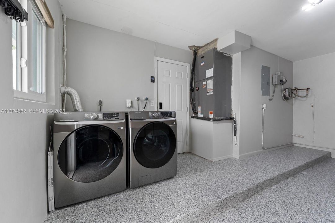 For Rent: $3,950 (3 beds, 2 baths, 1626 Square Feet)