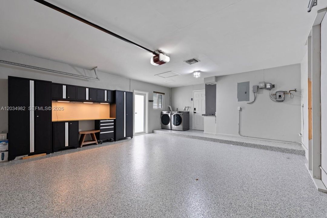 For Rent: $3,950 (3 beds, 2 baths, 1626 Square Feet)