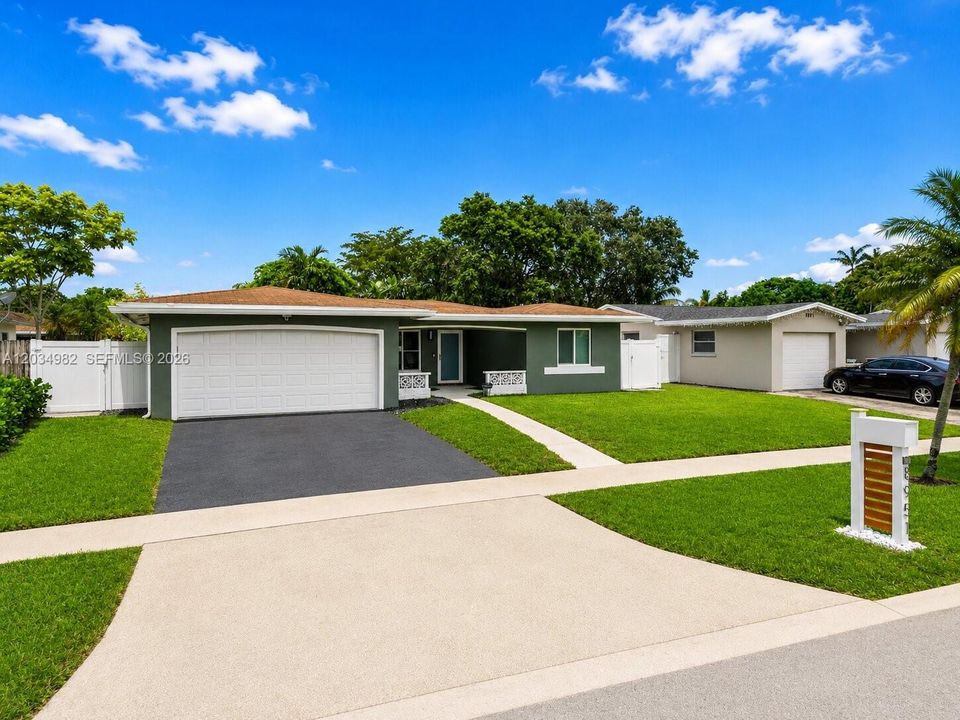 For Rent: $3,950 (3 beds, 2 baths, 1626 Square Feet)