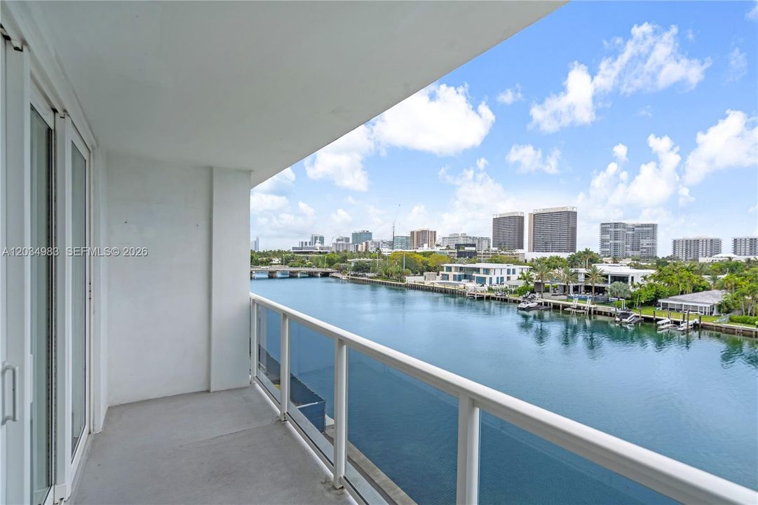 For Sale: $429,000 (1 beds, 1 baths, 1080 Square Feet)
