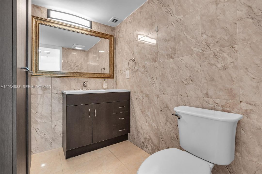 For Sale: $429,000 (1 beds, 1 baths, 1080 Square Feet)