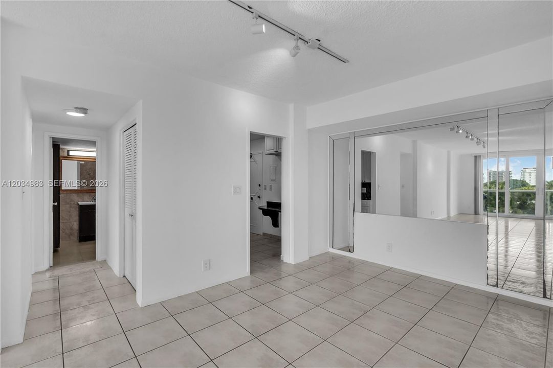 For Sale: $429,000 (1 beds, 1 baths, 1080 Square Feet)