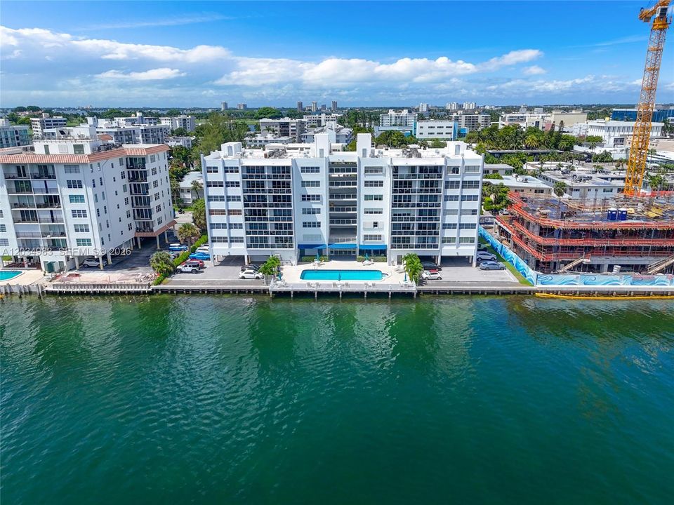 For Sale: $429,000 (1 beds, 1 baths, 1080 Square Feet)