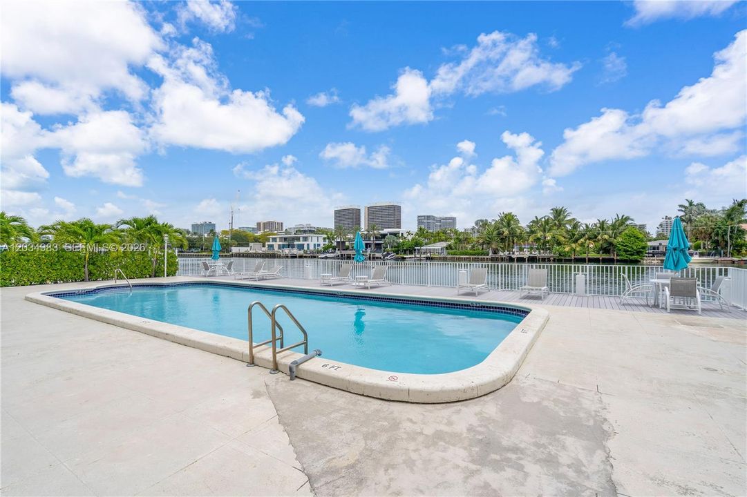 For Sale: $429,000 (1 beds, 1 baths, 1080 Square Feet)