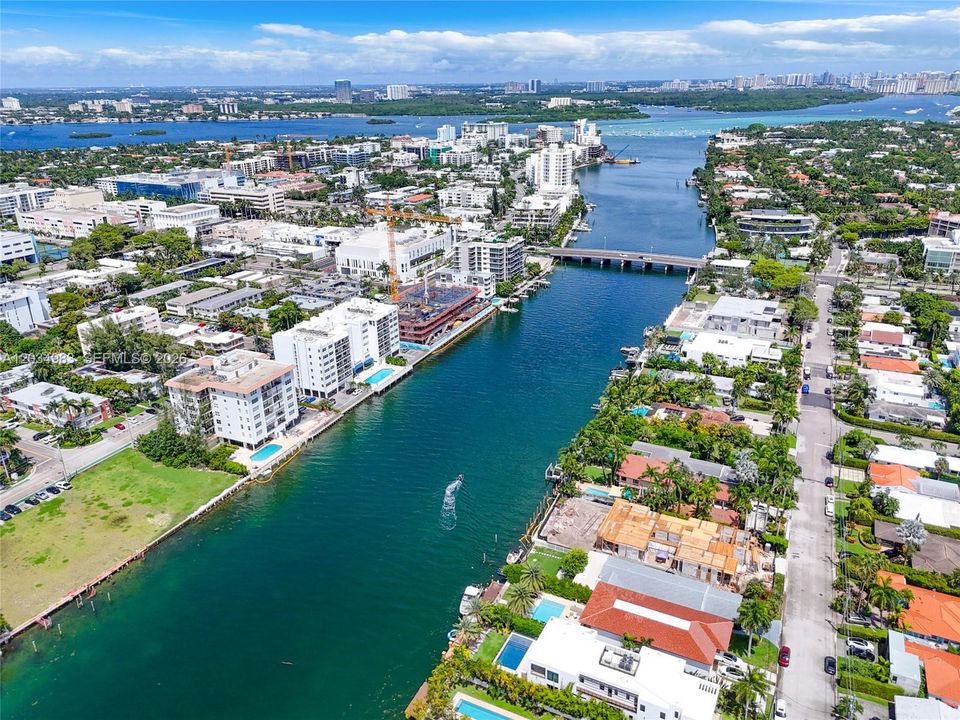 For Sale: $429,000 (1 beds, 1 baths, 1080 Square Feet)