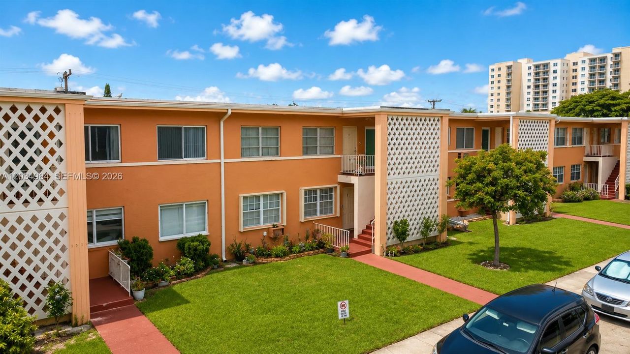 For Sale: $199,000 (1 beds, 1 baths, 580 Square Feet)