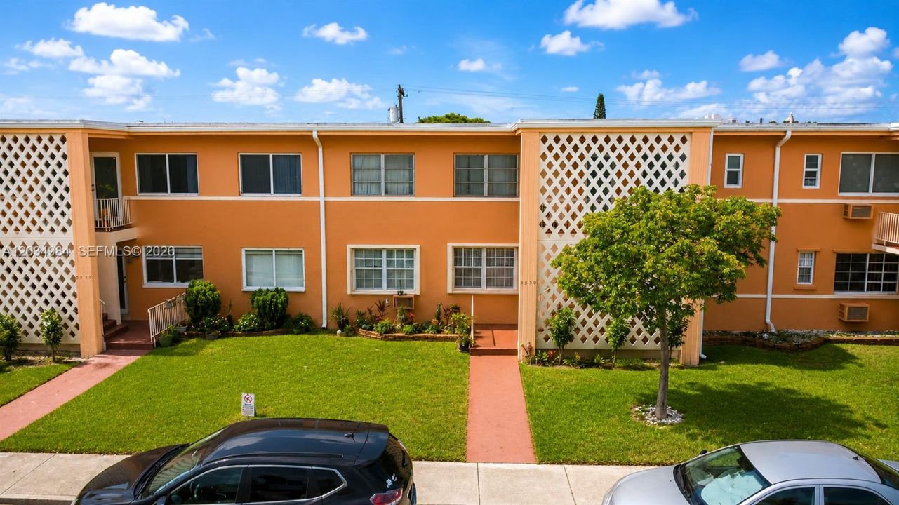 For Sale: $199,000 (1 beds, 1 baths, 580 Square Feet)