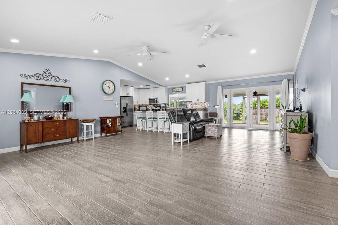 For Sale: $849,999 (5 beds, 3 baths, 2136 Square Feet)