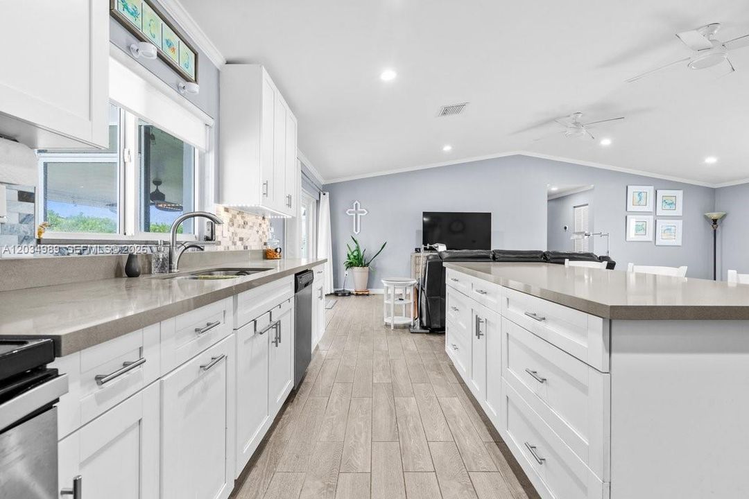 For Sale: $849,999 (5 beds, 3 baths, 2136 Square Feet)