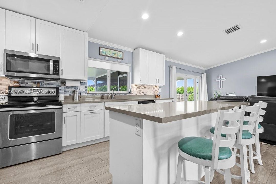 For Sale: $849,999 (5 beds, 3 baths, 2136 Square Feet)