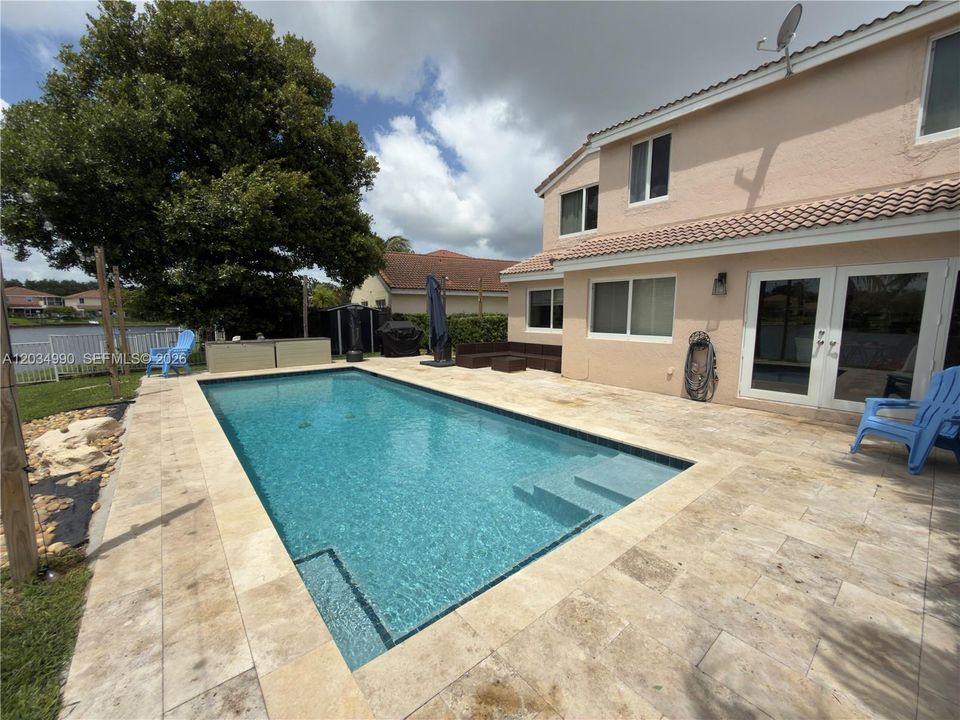 En Venta: $700,000 (3 camas, 2 baños, 1851 Pies cuadrados)