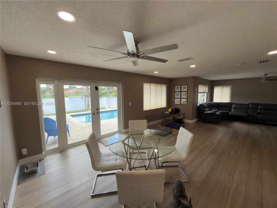 En Venta: $700,000 (3 camas, 2 baños, 1851 Pies cuadrados)