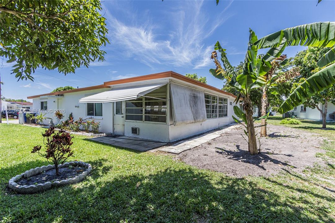 En Venta: $335,000 (2 camas, 2 baños, 1843 Pies cuadrados)