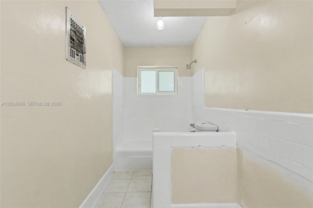 En Venta: $335,000 (2 camas, 2 baños, 1843 Pies cuadrados)