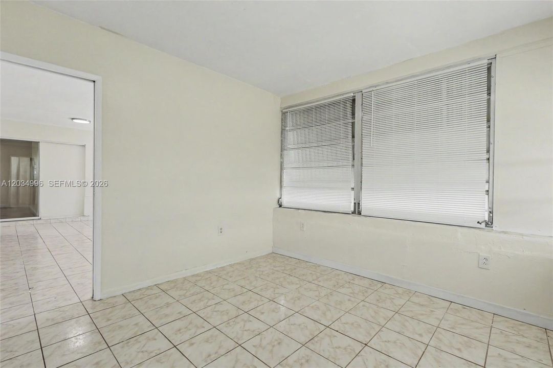 En Venta: $335,000 (2 camas, 2 baños, 1843 Pies cuadrados)