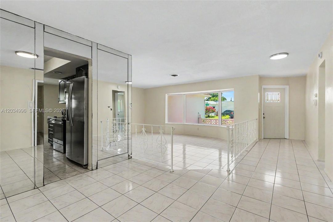 En Venta: $335,000 (2 camas, 2 baños, 1843 Pies cuadrados)