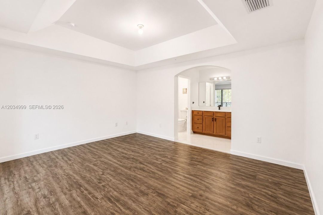 For Sale: $380,000 (3 beds, 2 baths, 1515 Square Feet)