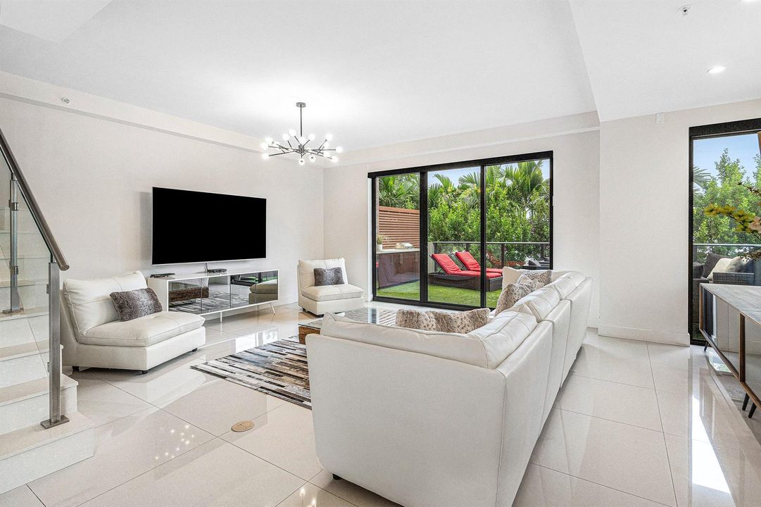012-3030NorthOceanBoulevard-S101-FortLau