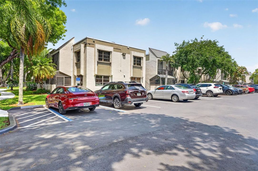 For Sale: $405,000 (3 beds, 2 baths, 1269 Square Feet)