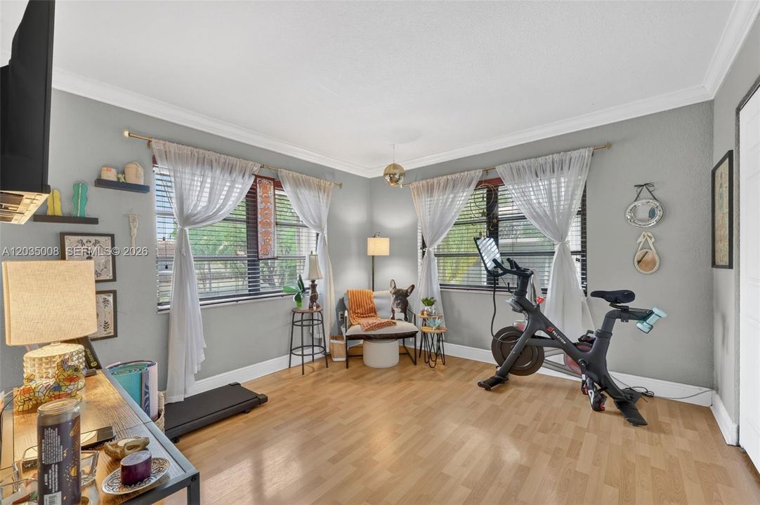 For Sale: $405,000 (3 beds, 2 baths, 1269 Square Feet)