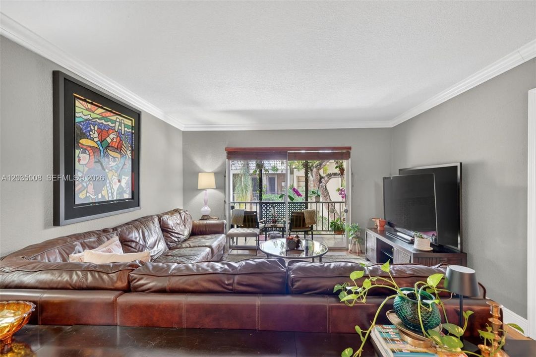 For Sale: $405,000 (3 beds, 2 baths, 1269 Square Feet)