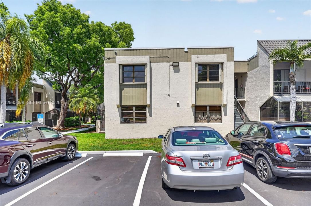 For Sale: $405,000 (3 beds, 2 baths, 1269 Square Feet)