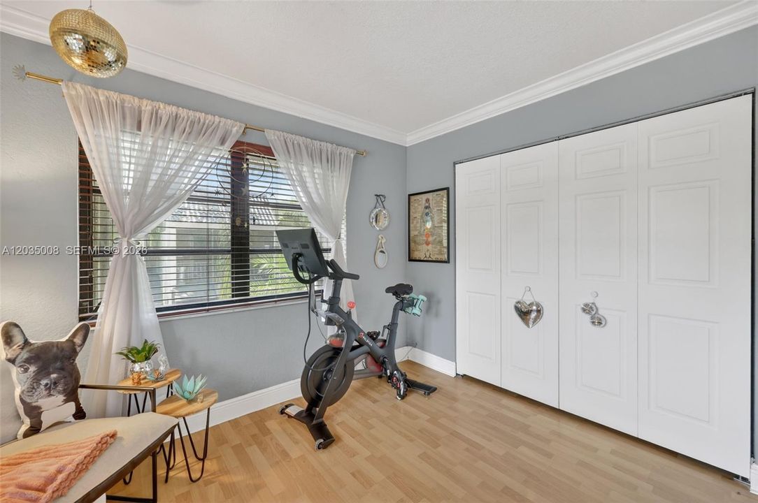 For Sale: $405,000 (3 beds, 2 baths, 1269 Square Feet)