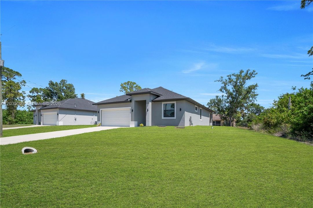 For Sale: $319,900 (3 beds, 2 baths, 1503 Square Feet)