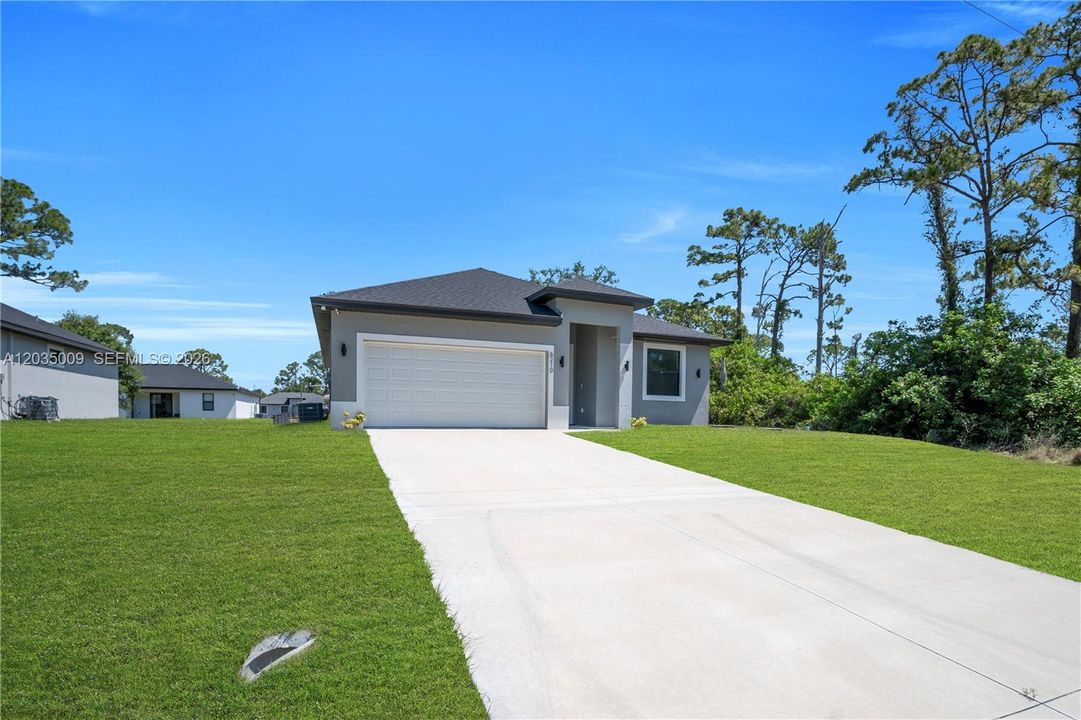For Sale: $319,900 (3 beds, 2 baths, 1503 Square Feet)