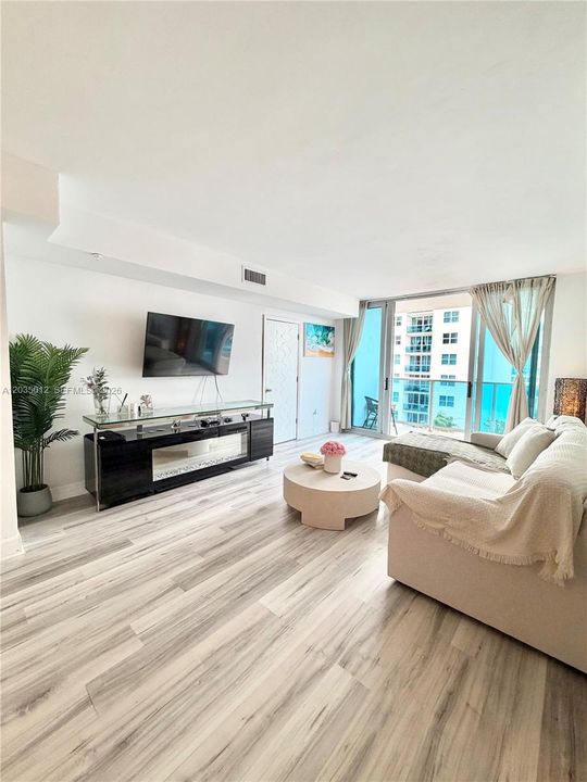 For Rent: $3,600 (2 beds, 2 baths, 1065 Square Feet)
