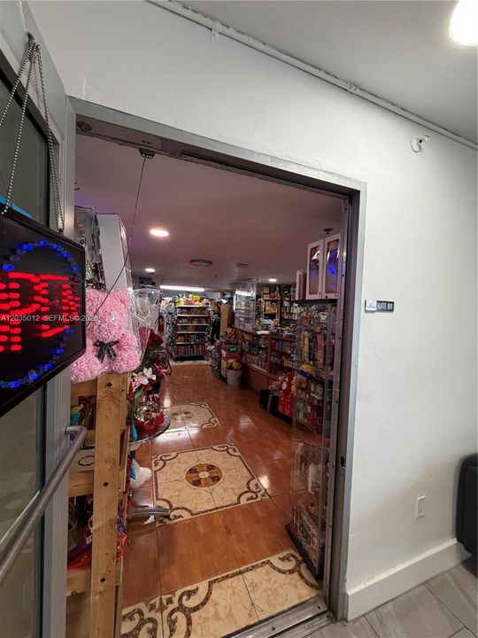 For Rent: $3,600 (2 beds, 2 baths, 1065 Square Feet)