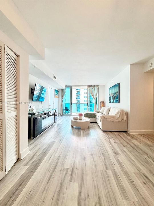 For Rent: $3,600 (2 beds, 2 baths, 1065 Square Feet)