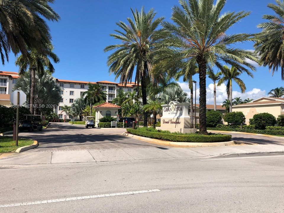 For Rent: $2,090 (1 beds, 1 baths, 780 Square Feet)