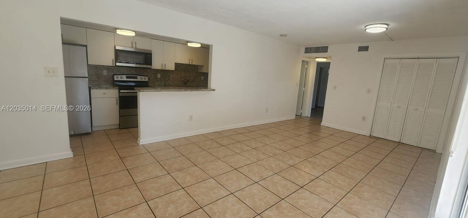 For Rent: $2,090 (1 beds, 1 baths, 780 Square Feet)