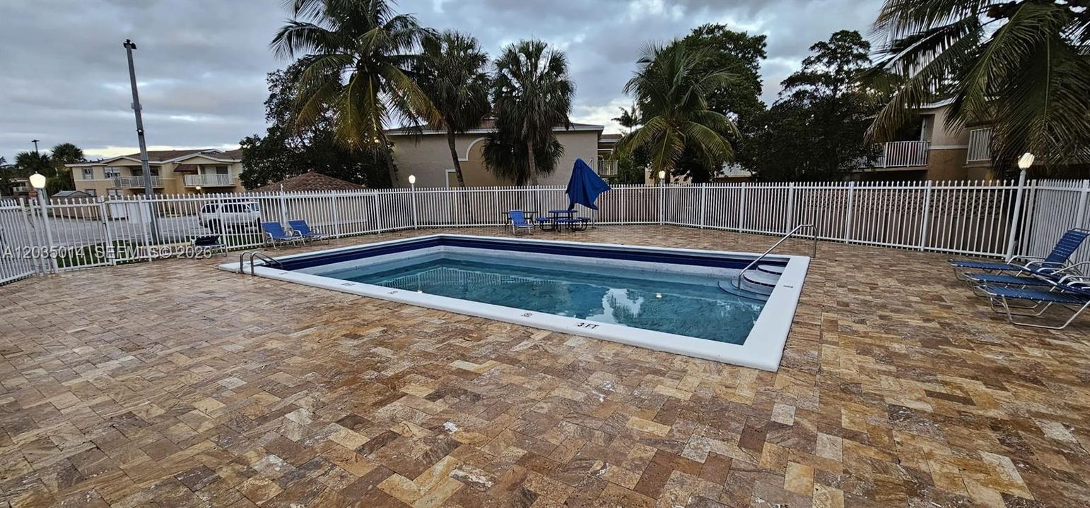 For Rent: $2,090 (1 beds, 1 baths, 780 Square Feet)