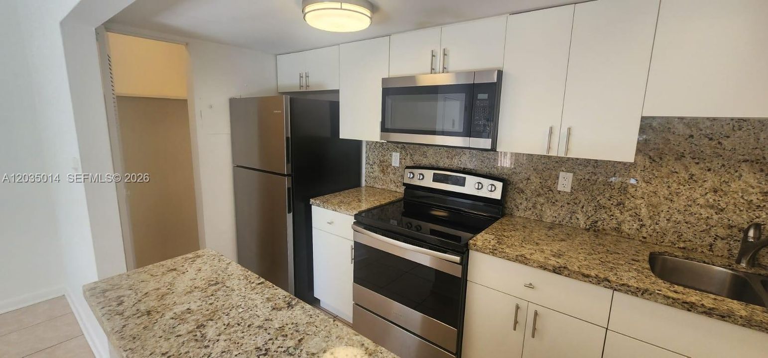 For Rent: $2,090 (1 beds, 1 baths, 780 Square Feet)