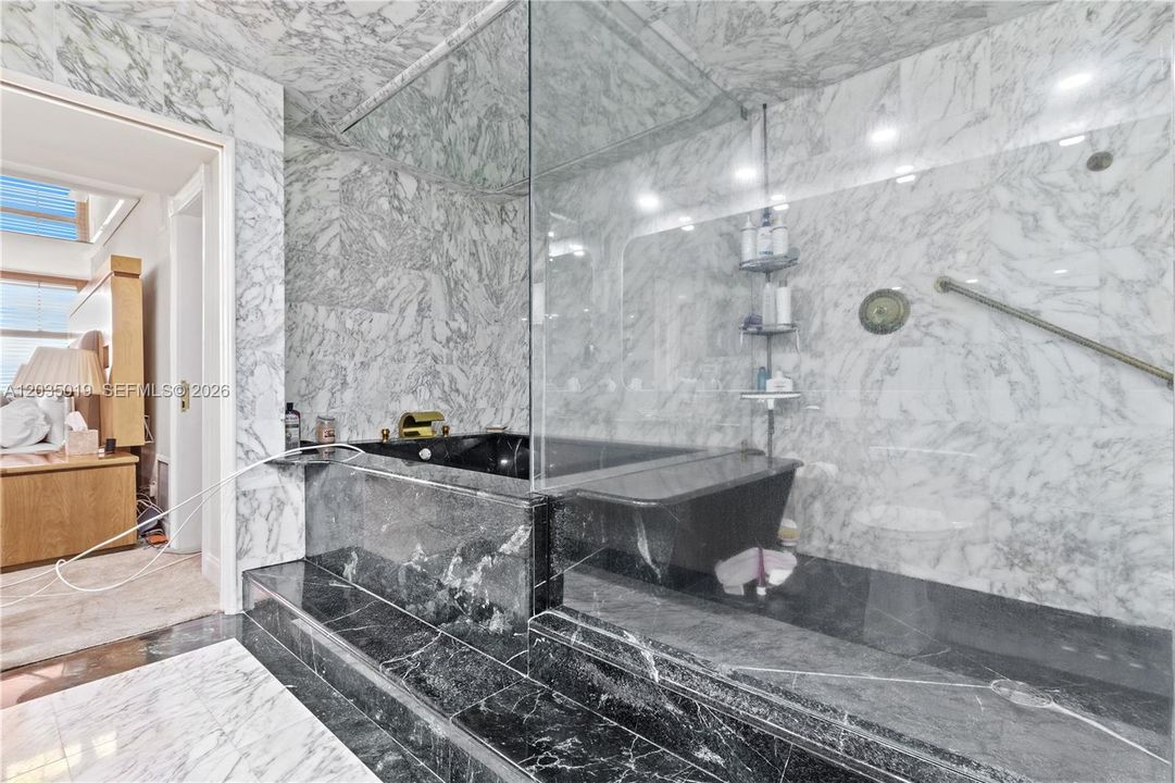 En Venta: $700,000 (1 camas, 3 baños, 2320 Pies cuadrados)