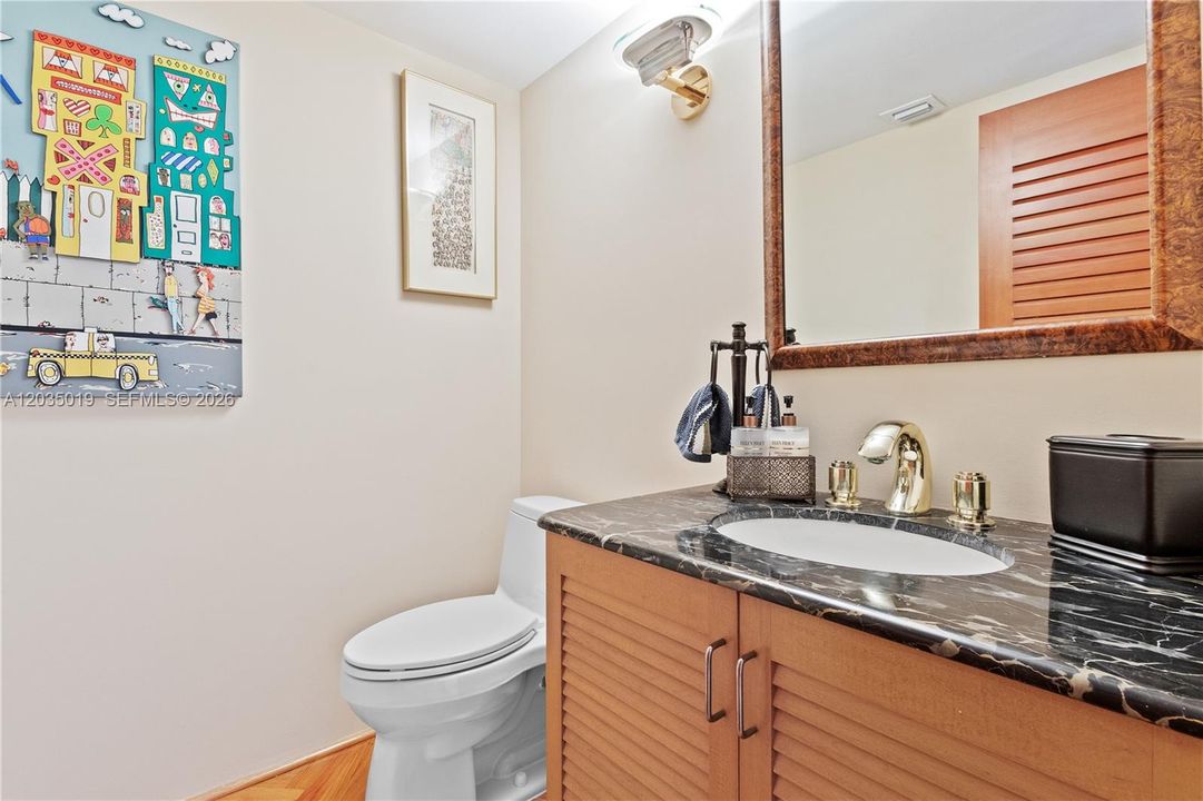 En Venta: $700,000 (1 camas, 3 baños, 2320 Pies cuadrados)