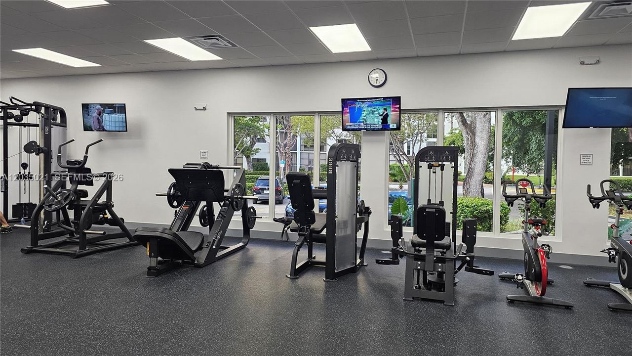 For Rent: $1,700 (1 beds, 1 baths, 640 Square Feet)