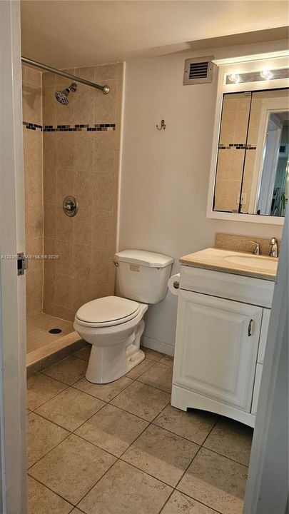 For Rent: $1,700 (1 beds, 1 baths, 640 Square Feet)