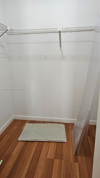 For Rent: $1,700 (1 beds, 1 baths, 640 Square Feet)