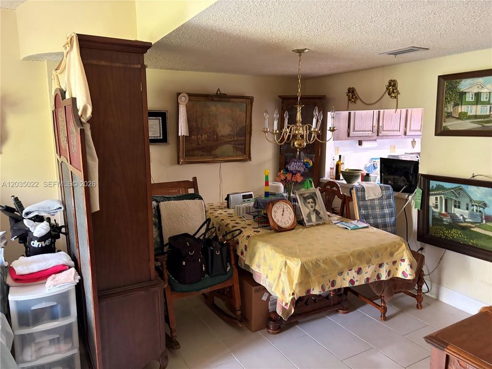 For Sale: $335,000 (2 beds, 2 baths, 1285 Square Feet)
