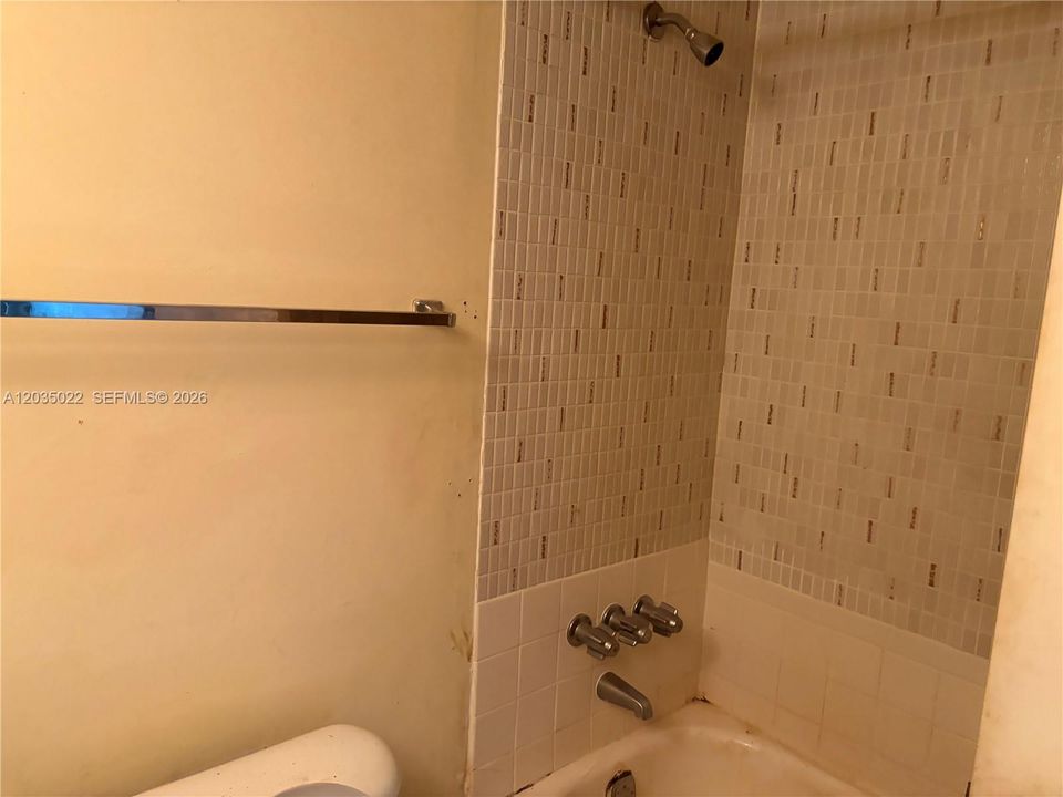 For Sale: $335,000 (2 beds, 2 baths, 1285 Square Feet)