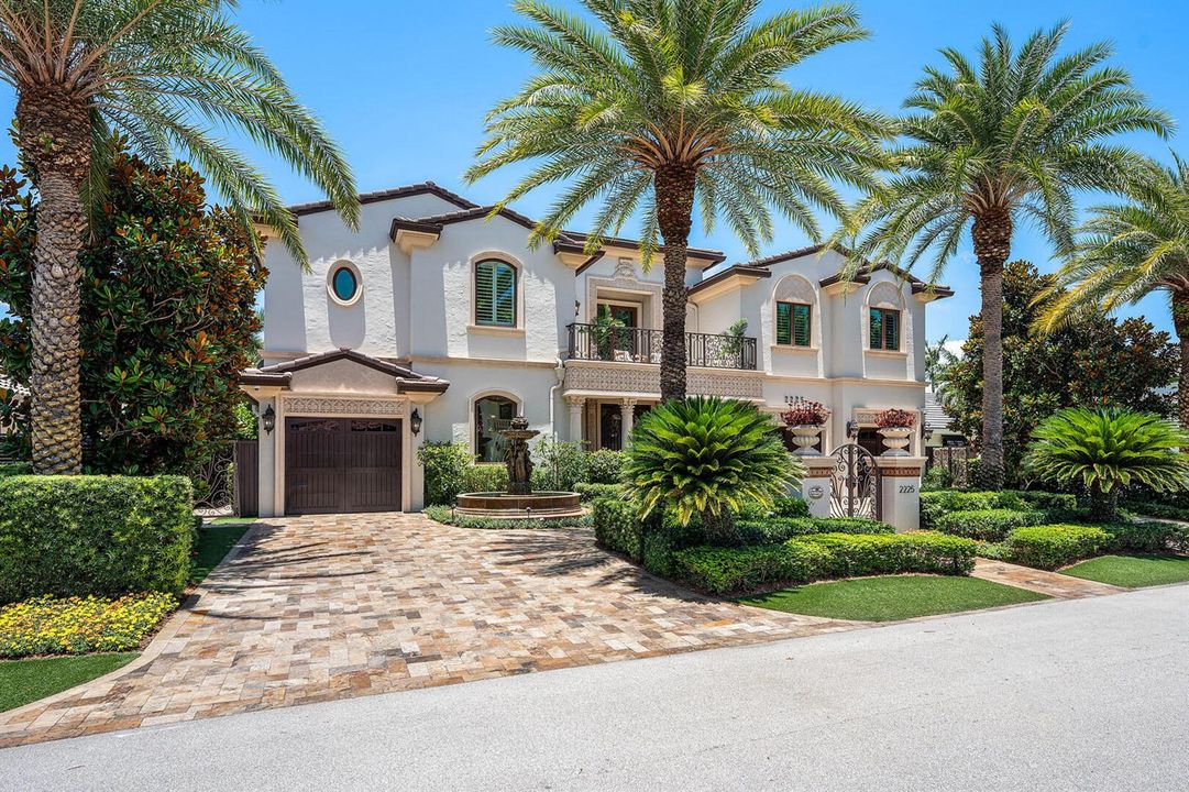 2225_West_Silver_Palm_Road_01